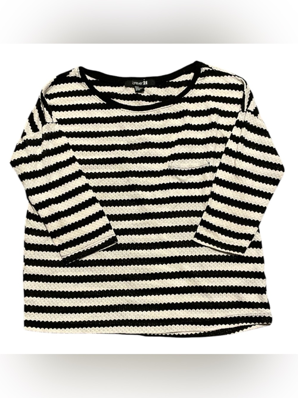 Forever 21 black & white knit style top